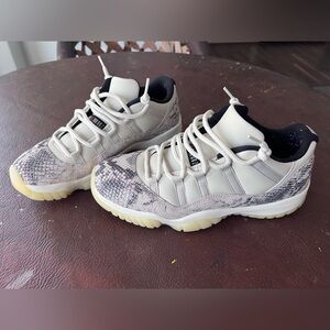 Air Jordan 11 Retro Low Light Bone Snakeskin Men’s Size 10.5 CD6846-002